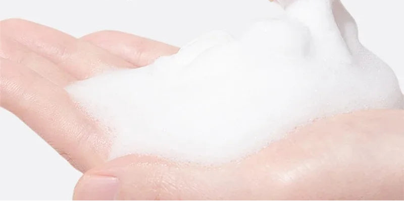 Vitamin C Facial Cleanser – Deep Cleansing & Hydrating Face Wash